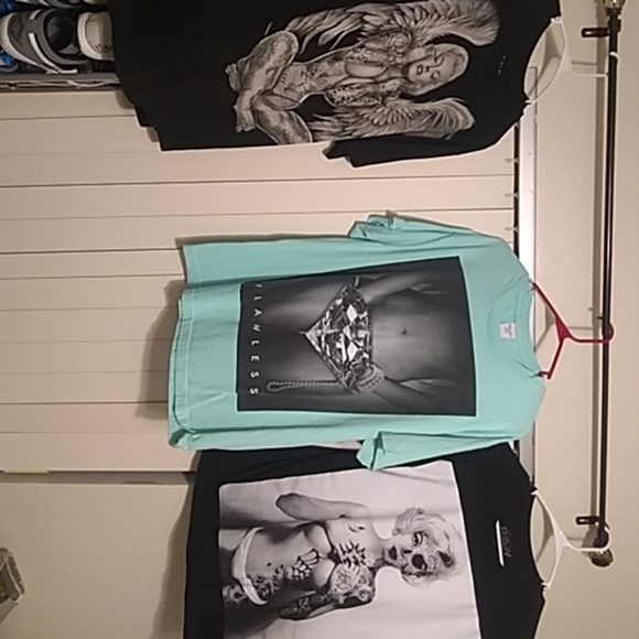 Clothes - Picture 3 of 7